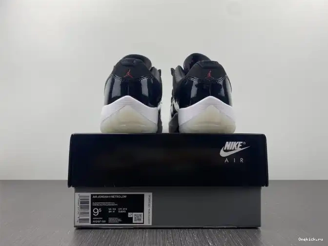 One Kick Air Low Jordan Retro 72-10 11 AV2187-001 0619